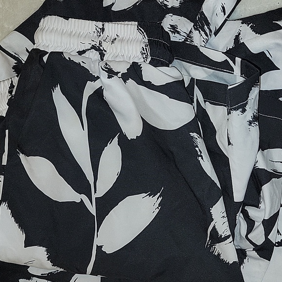 Men's swim trunks & Matching Button down Shirt. WORN ONCE LIKE NEW SIZE M - Picture 4 of 4